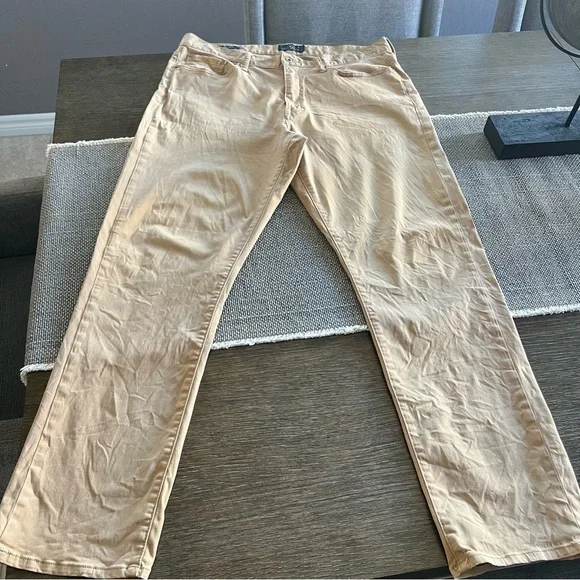 Lucky Brand 410 Athletic Fit Chino pants and Jeans bundle, mens size 36x32 - Picture 9 of 16